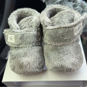 UGG Fluffy Gray Kids Slippers